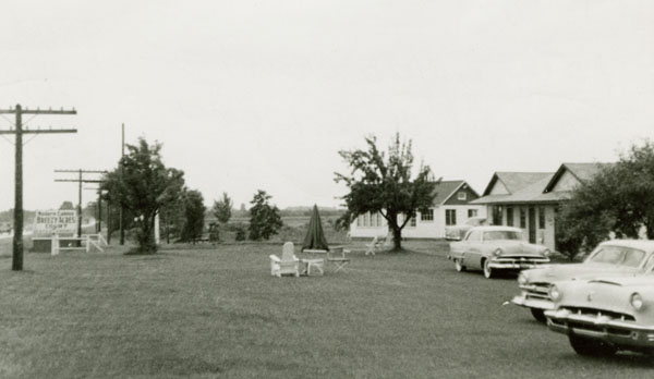 Breezy Acres Court, 1958